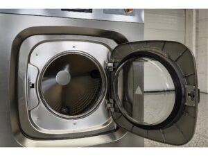 Cửa giặt rộng – thao tác nhanh chóng